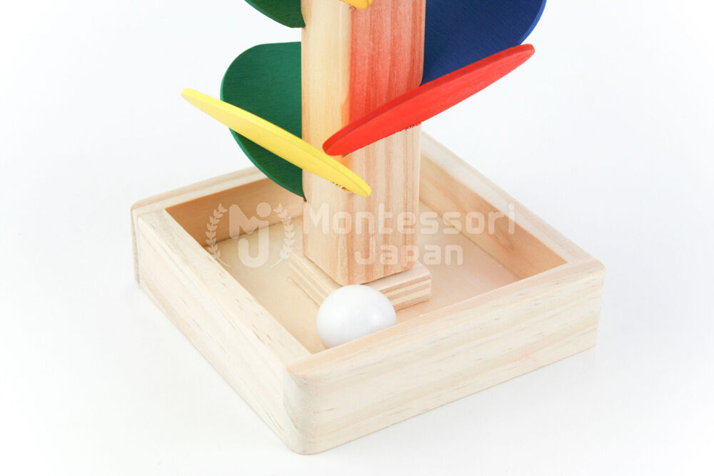 木のおもちゃ 知育玩具 玉転がし | Montessori Japan