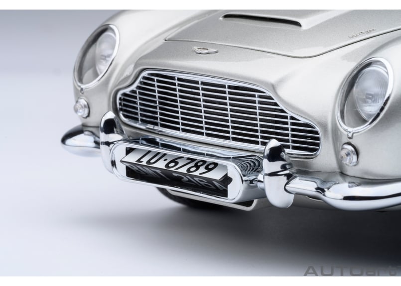 AUTOart 1/18 アストンマーチン DB5 「007／ゴールドフィンガー