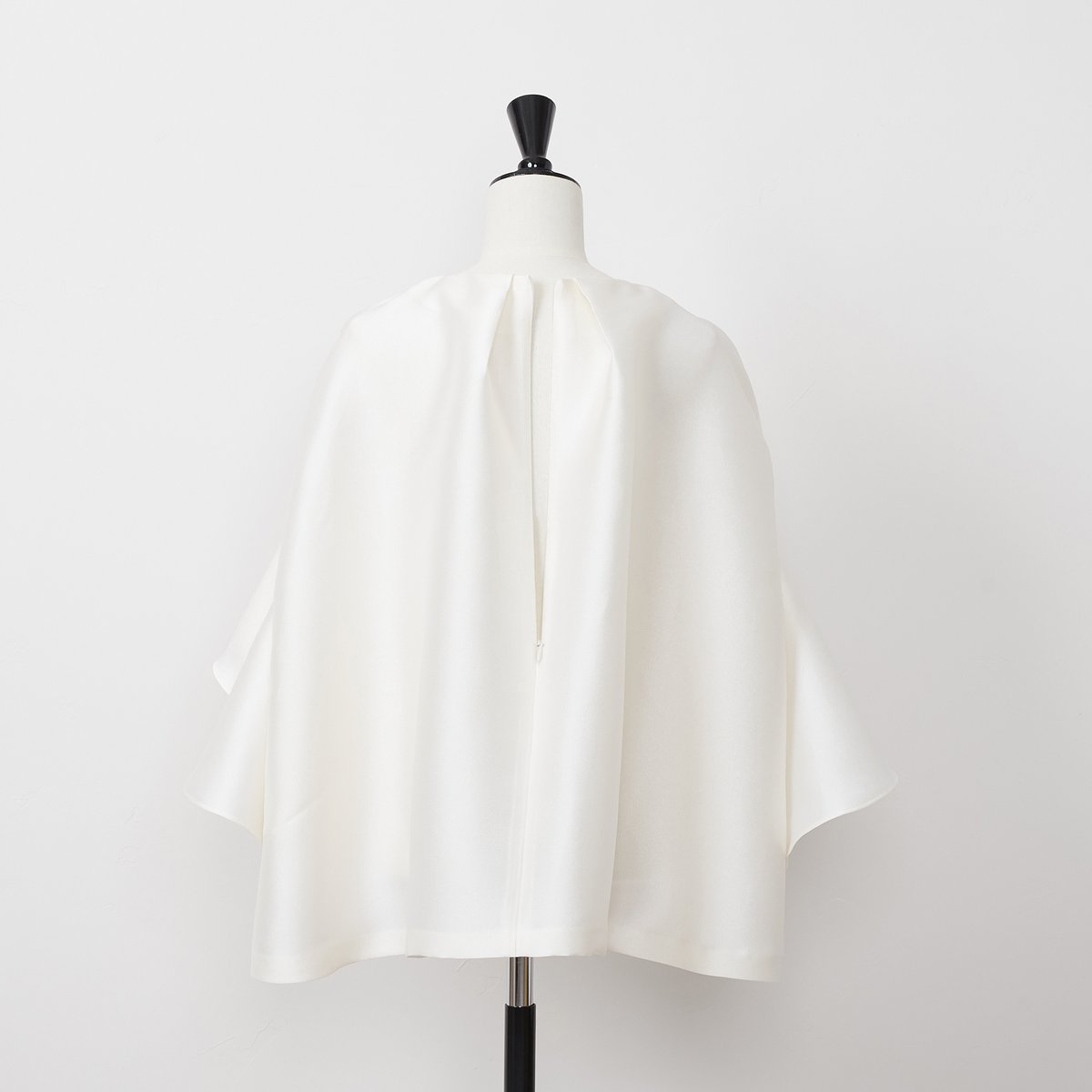 Silky Cape BL vanilla | HEVE