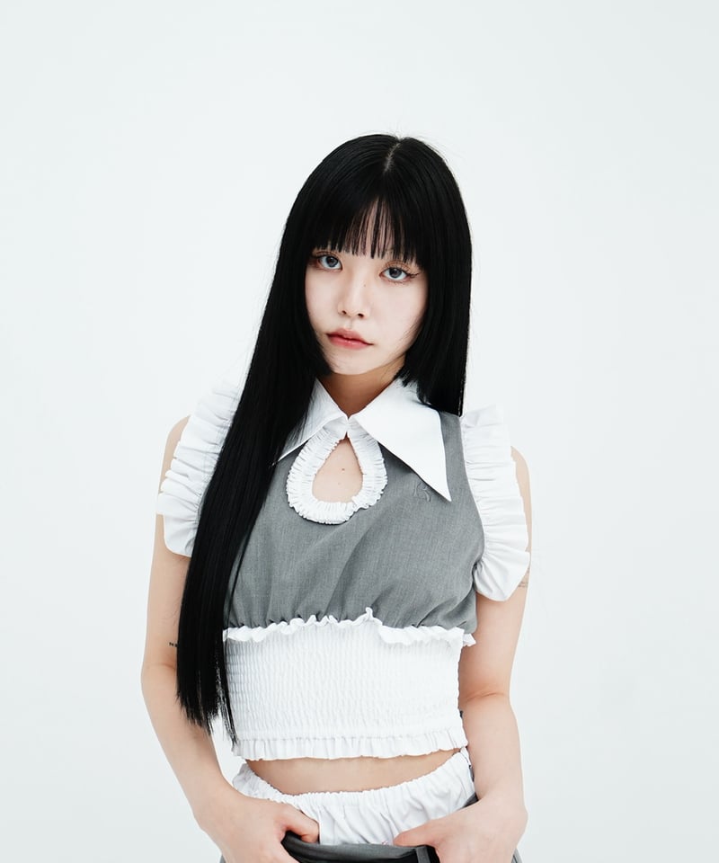 再入荷】bare frill tops | KISS THE CLUB