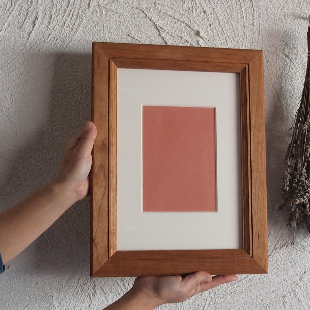 フォトフレーム/額 ブラックチェリー マット付き2L/A4 | キグラシ家具