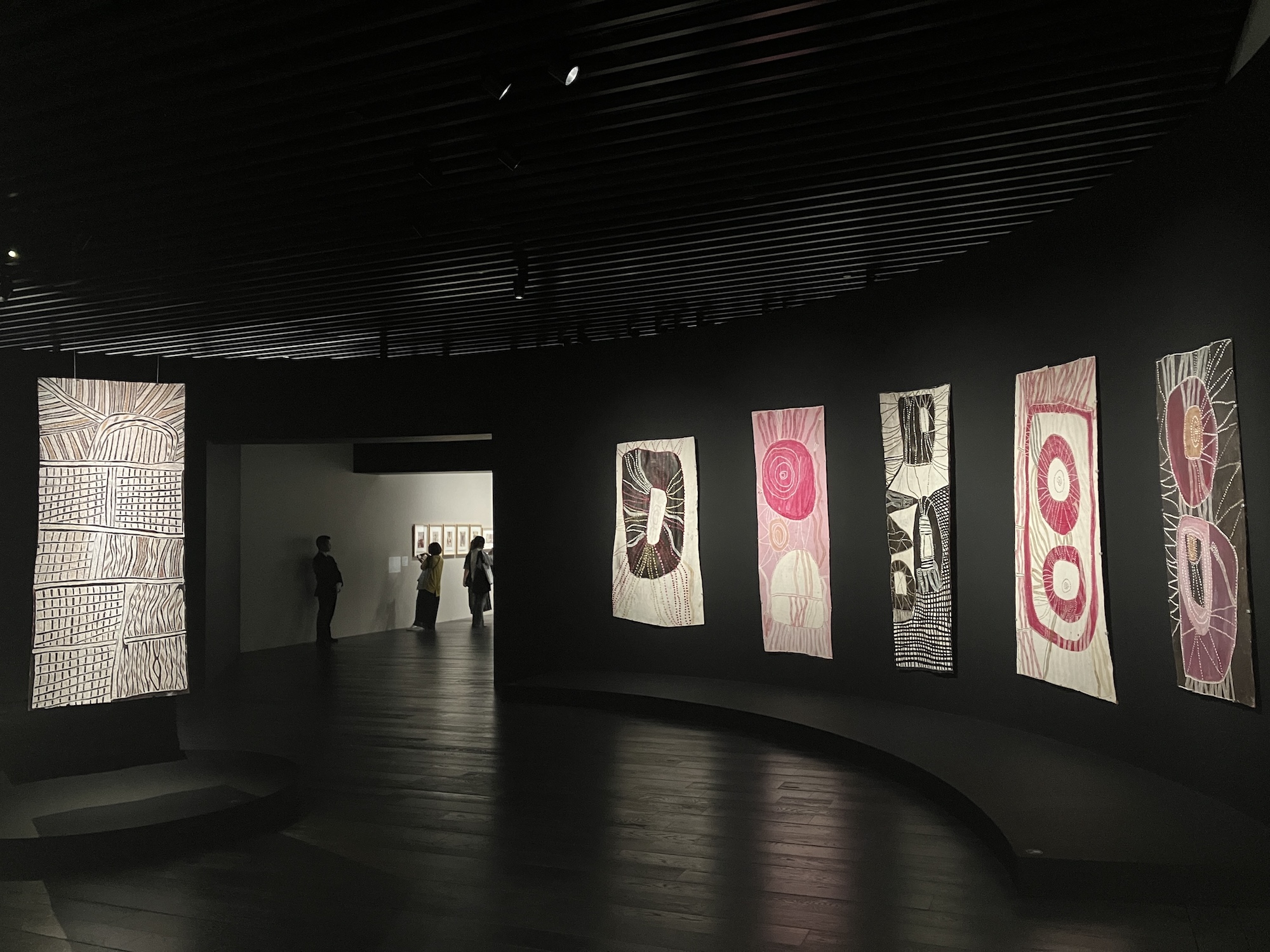 彼女たちのアボリジナル・アート オーストラリア現代美術