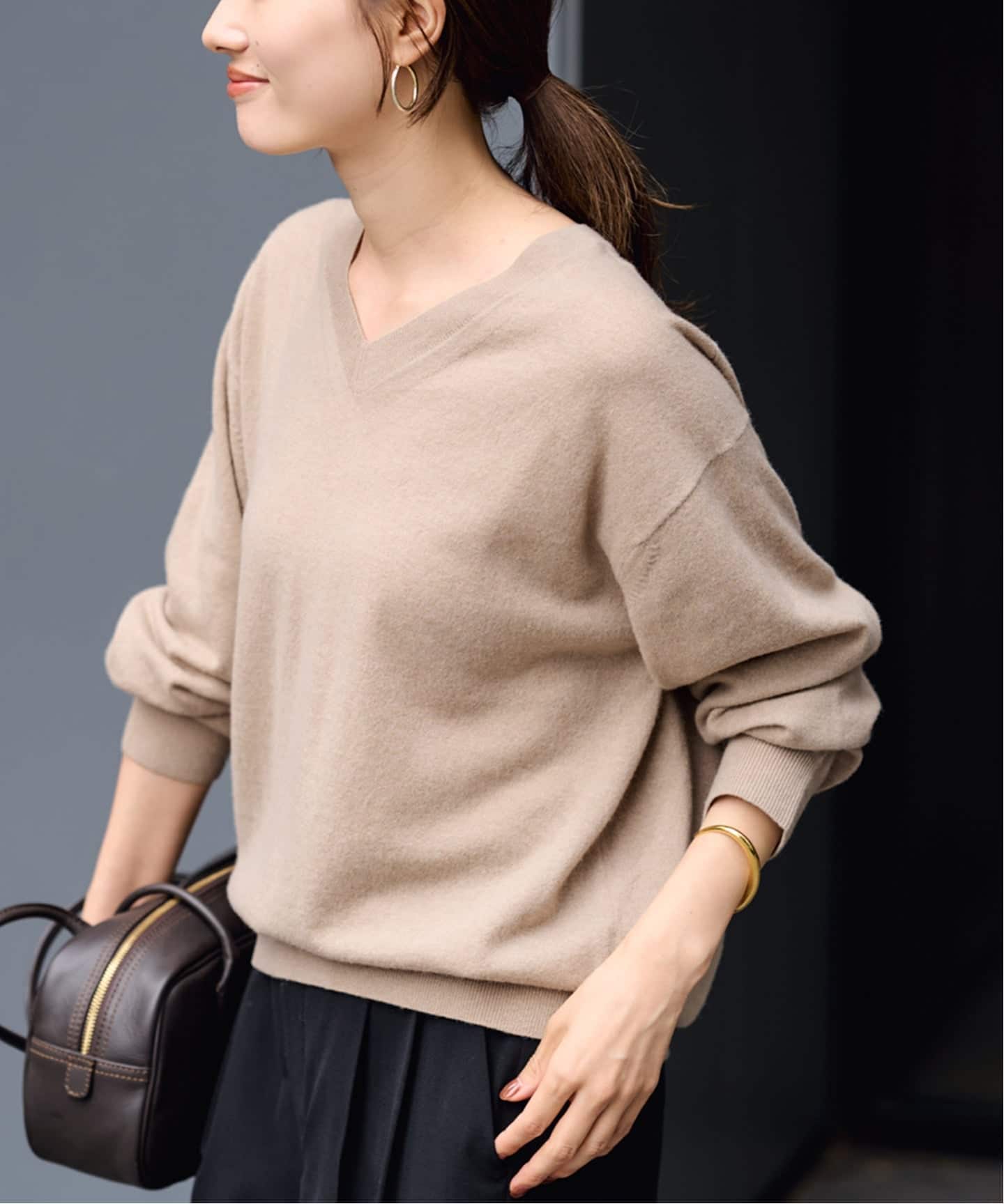 カシミヤブレンドウールVネックニット（ニット／セーター）｜FRAMeWORK