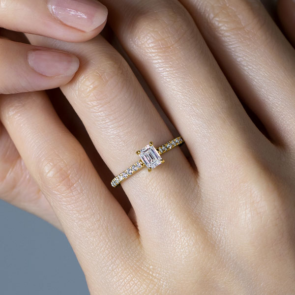 K18YG プレイズ エメラルドカット ダイヤモンド エタニティタイプ