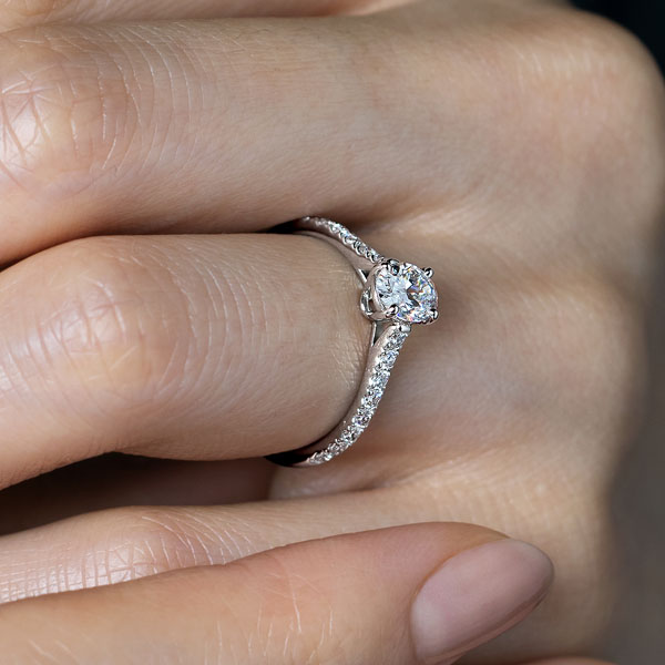 PT950 プレイズ オーバルカット ダイヤモンド エタニティタイプ リング