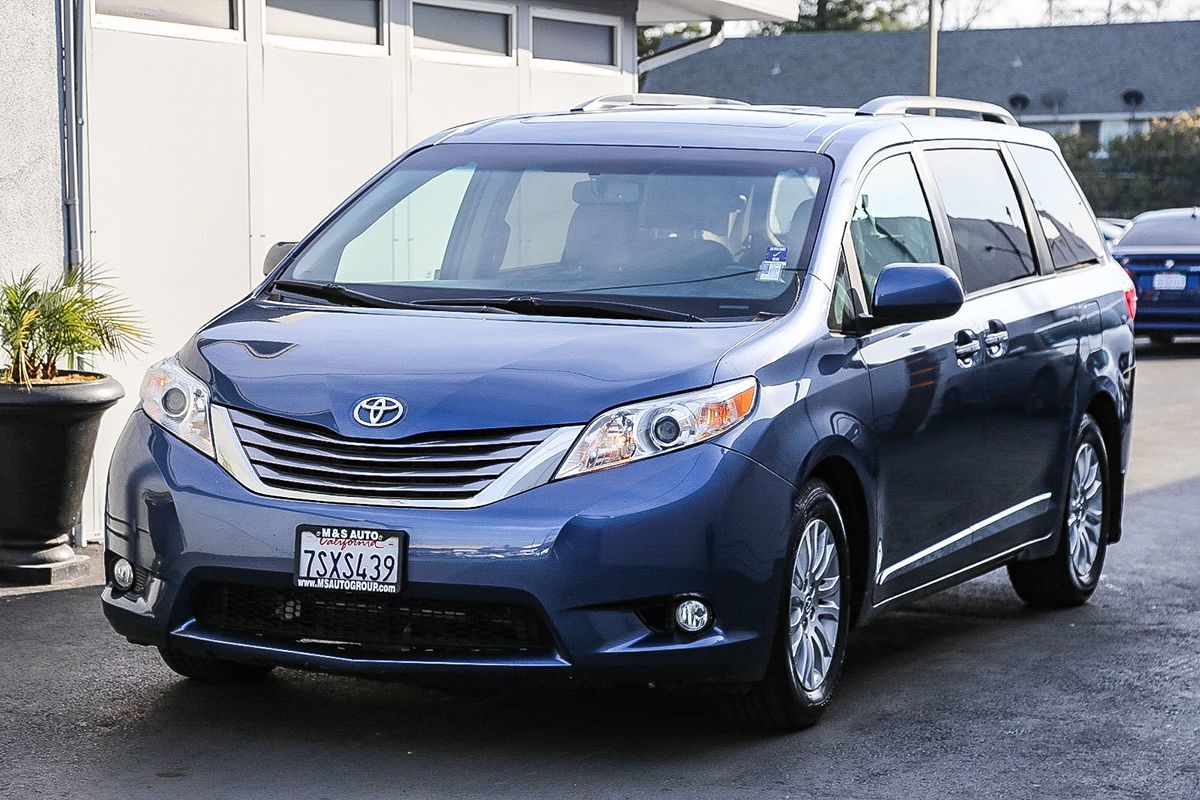 Sold 2016 Toyota Sienna XLE Premium With Navigation And Rear Seat