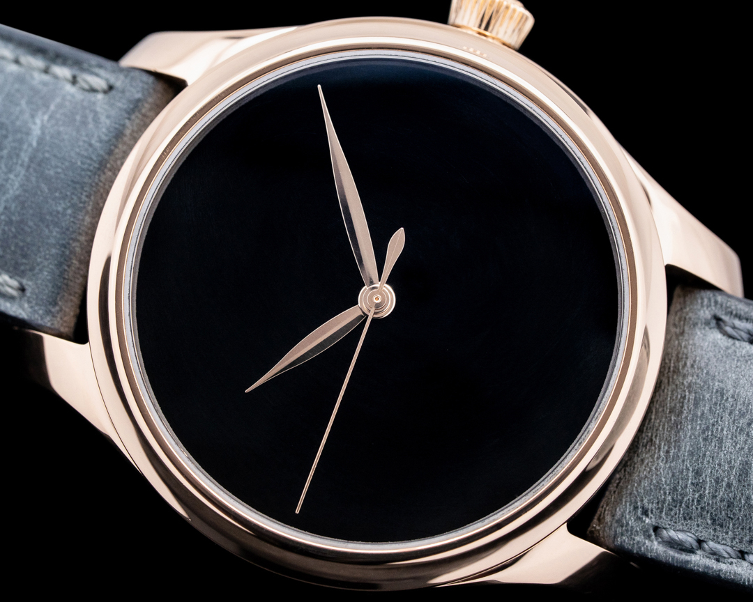 65953) H. Moser and Cie. 1200-0412 Endeavour Centre Seconds