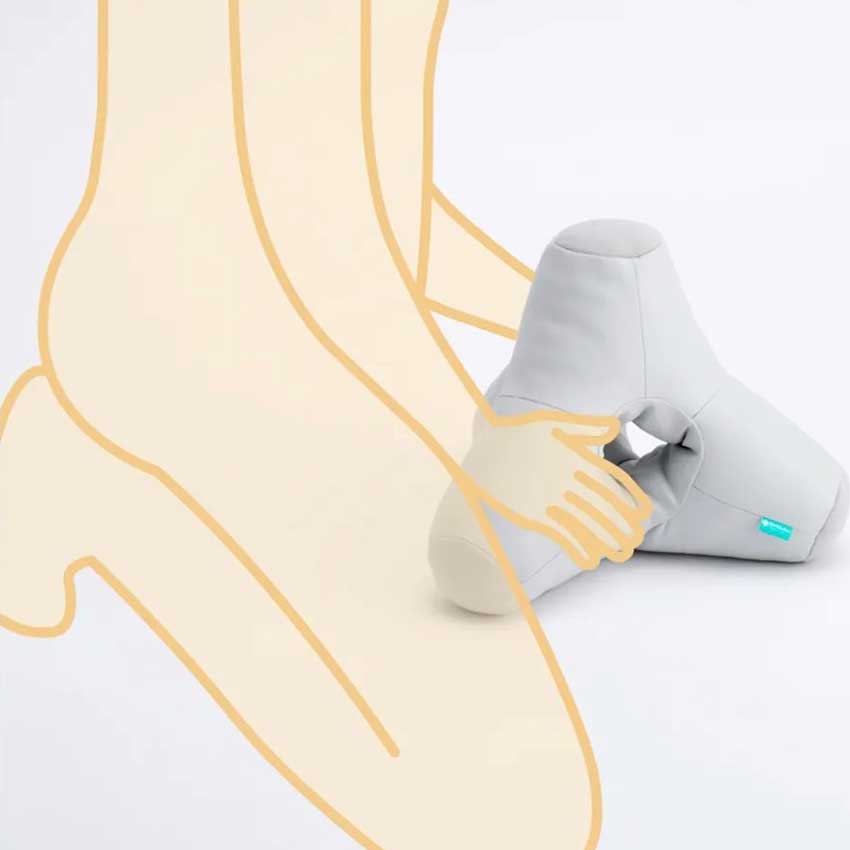 狩野英孝さんも注目の“セックスが上手くなるクッション”!? SNSで話題の