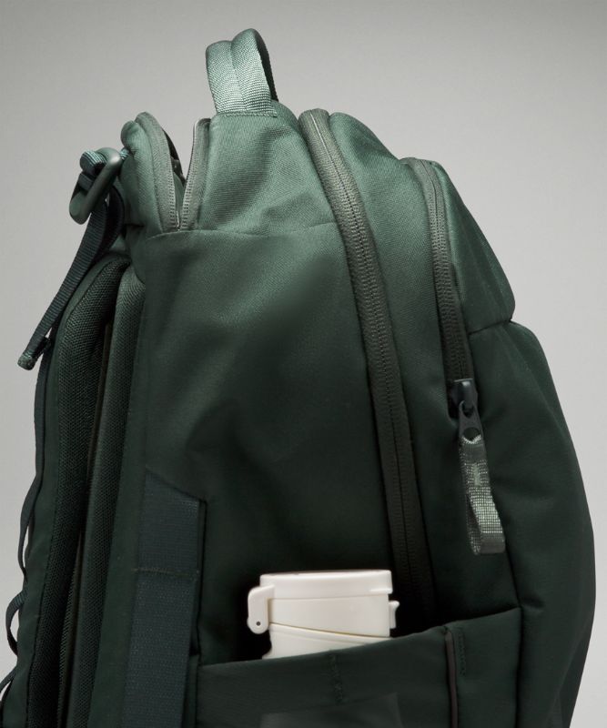 トリプルジップバックパック 28L | バッグ | Lululemon JP