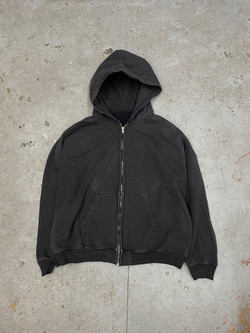 OVERSIZED ZIP-UP HOODIE AGED BLACK — MOOJIMOOJI