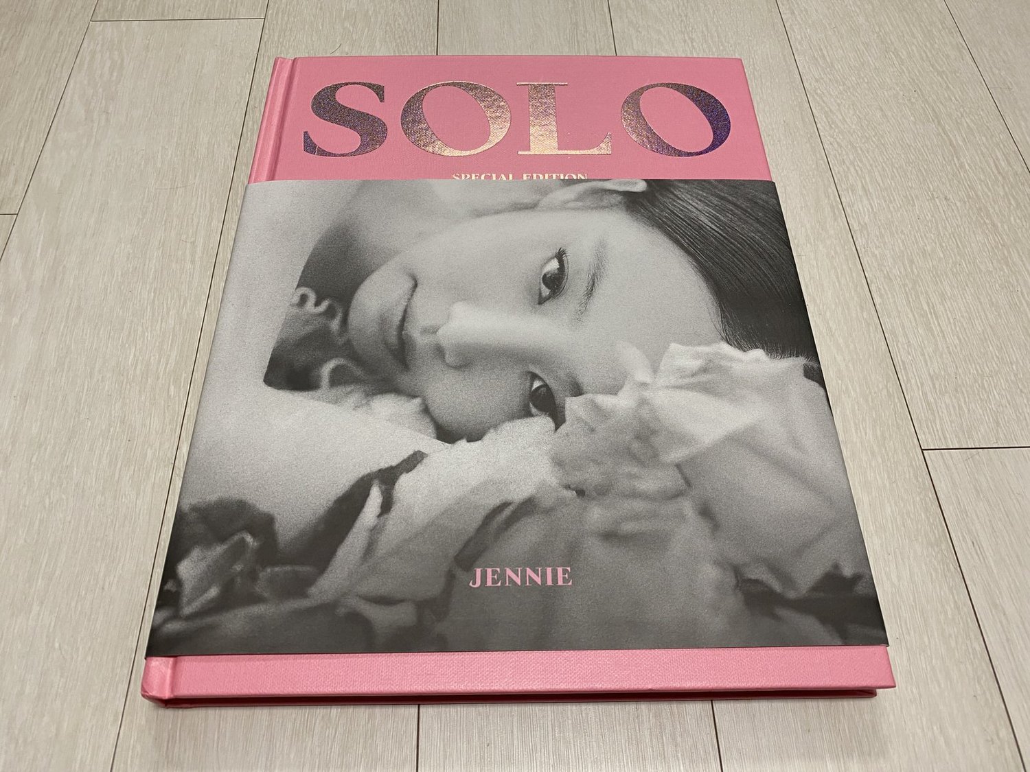 JENNIE - SOLO (Special Photobook Edition) SIGNED ALBUM — chaepeach