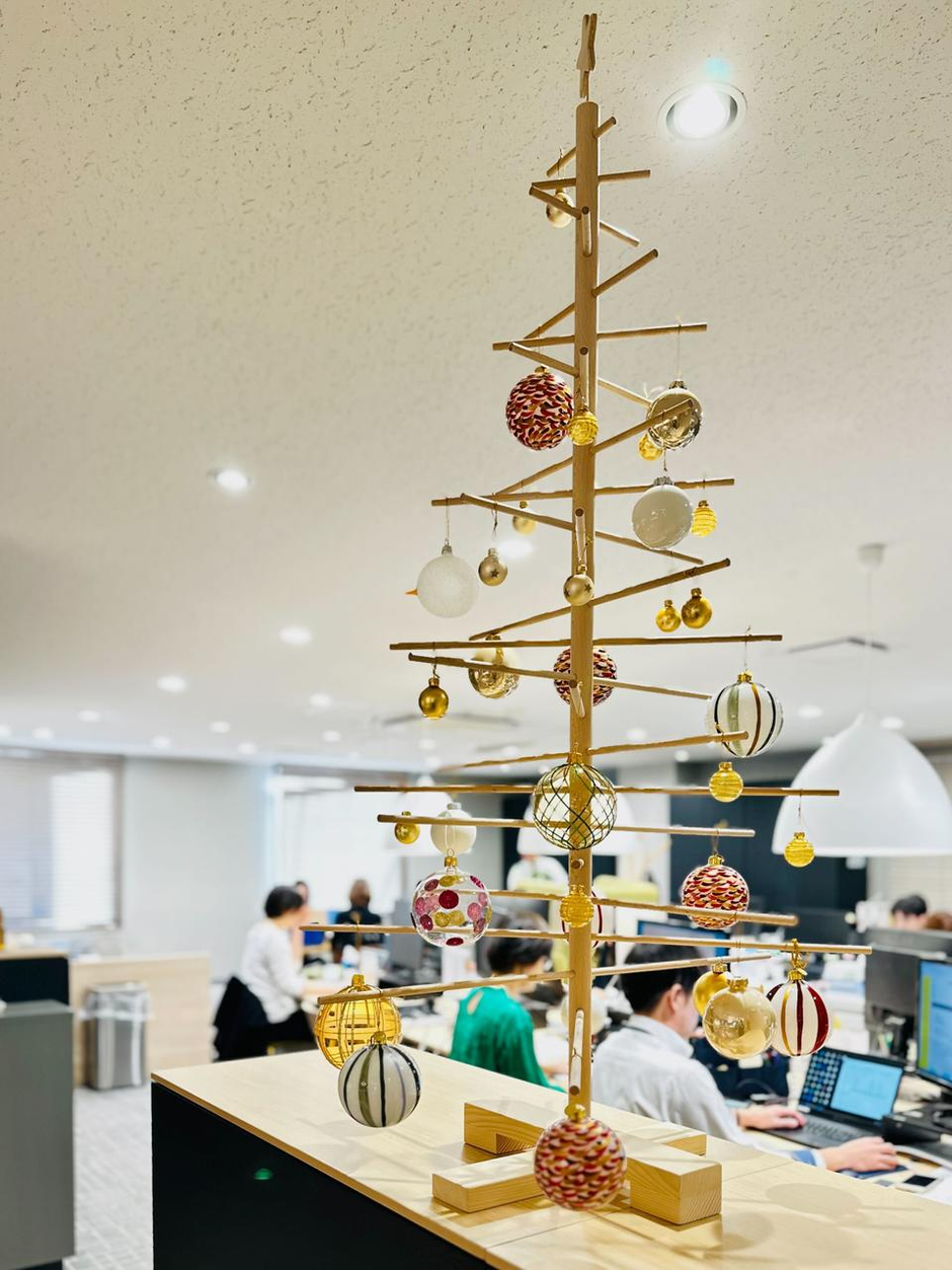 オフィスは既にクリスマスモード！今年はコンランショップさんの