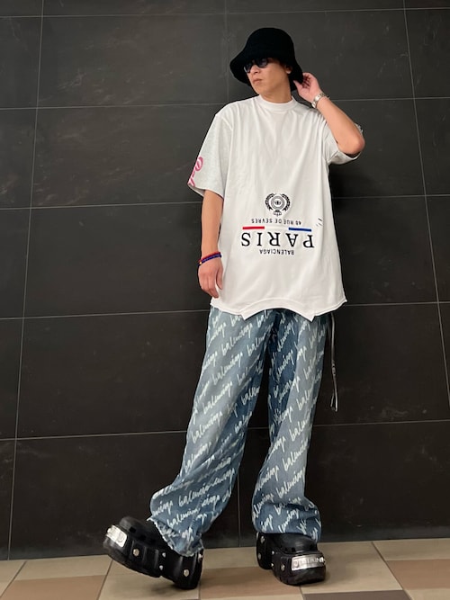 harutoexplorer｜BALENCIAGAのTシャツ/カットソーを使った