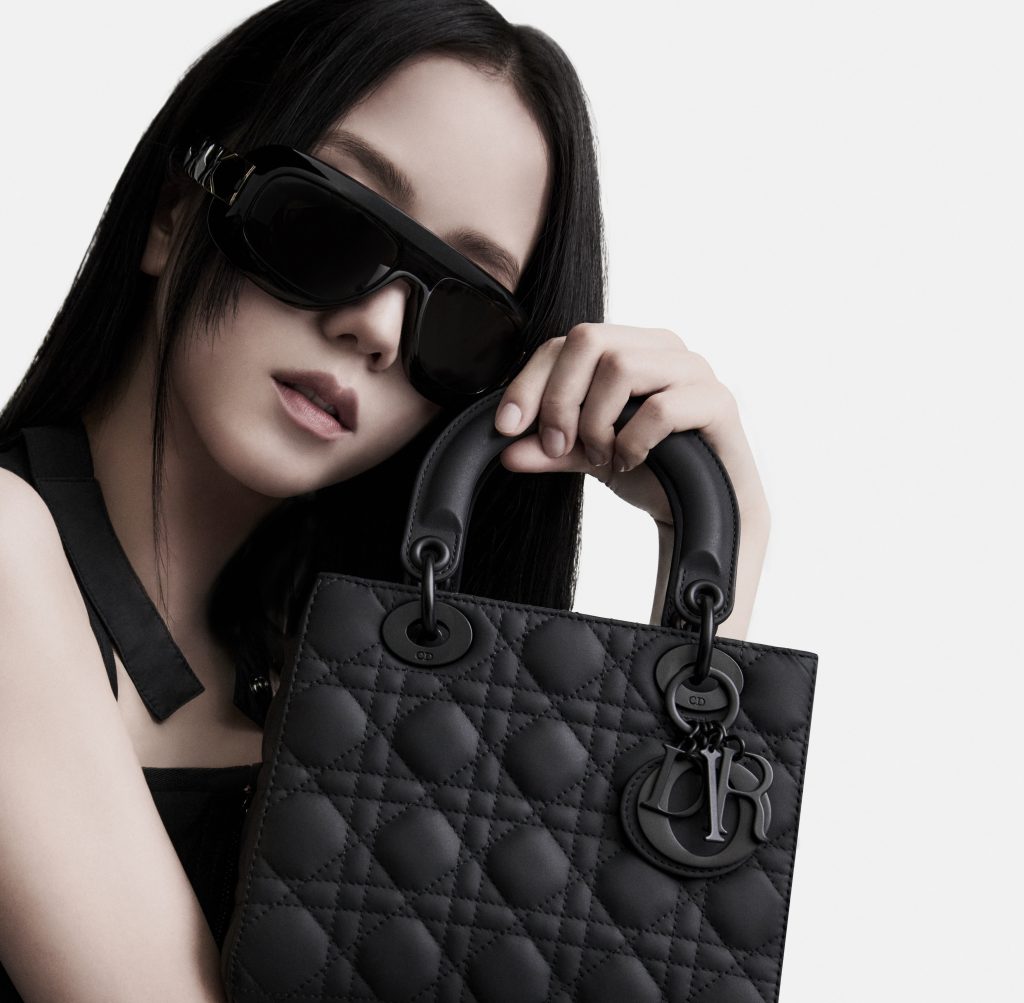 ビビ・ボースウィックがBLACKPINKジスで捉えたレディ ディオール