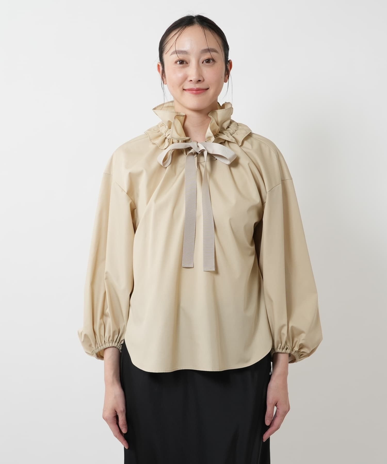 フリルネックブラウス【NEMIKA】|ネミカ | レリアン公式オンラインストア