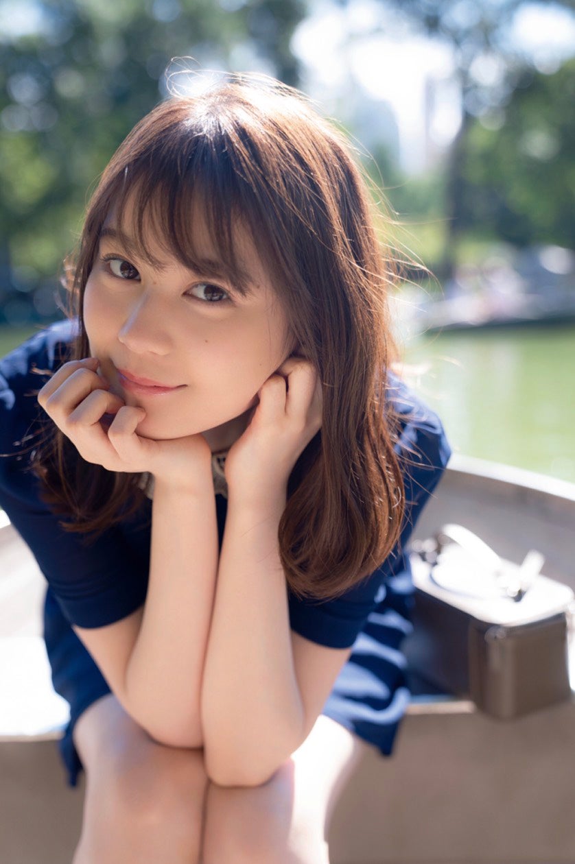 乃木坂46生田絵梨花・写真集、予約殺到で“発売前重版”緊急決定 22万部