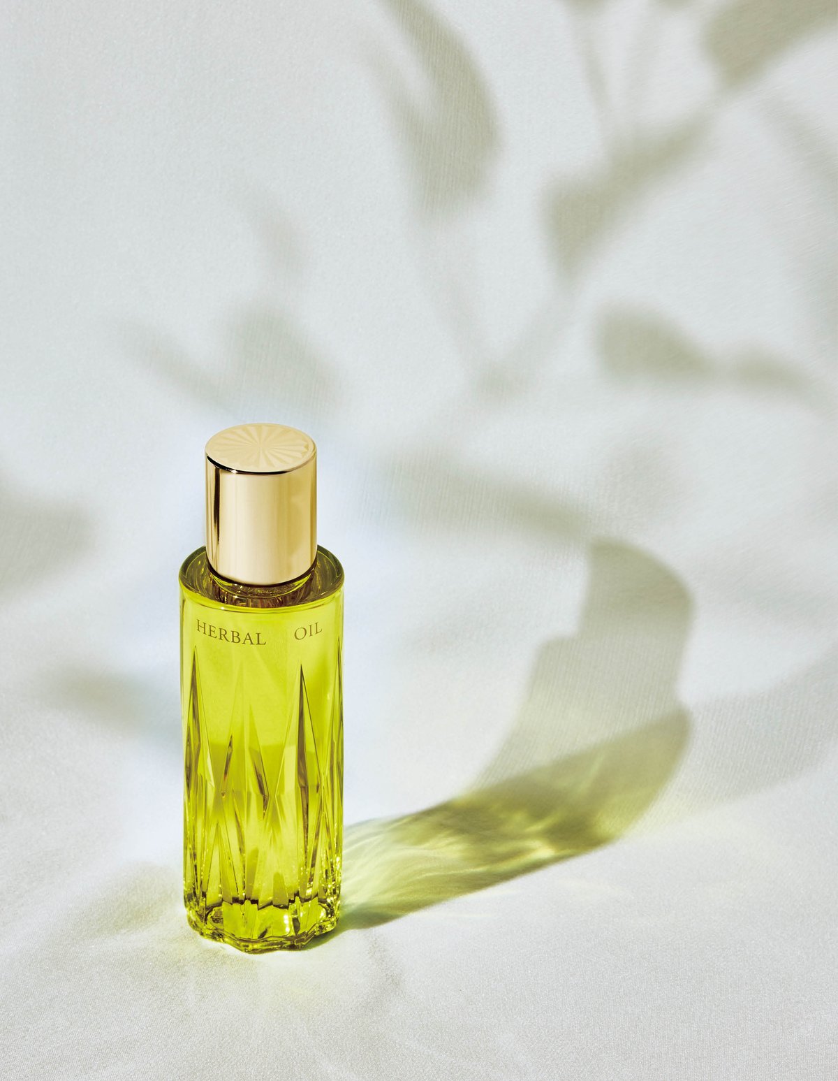 ずっと触れていたい官能肌を育む、【アルビオン】のフレッシュ