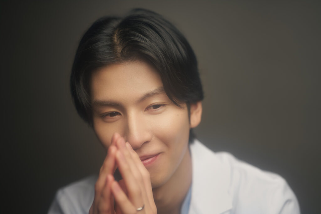 未公開カットあり】長谷川慎さん（27）白衣姿が新鮮…！特別カット集