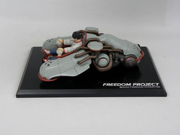 塗装済み完成品 1/24 FREEDOM PROJECT トライシクル・ビークル 通常版
