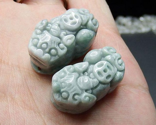 ヒスイ本翡翠ヒキュウ天然石AAAジェダイト金銭貔貅ペア置物風水物