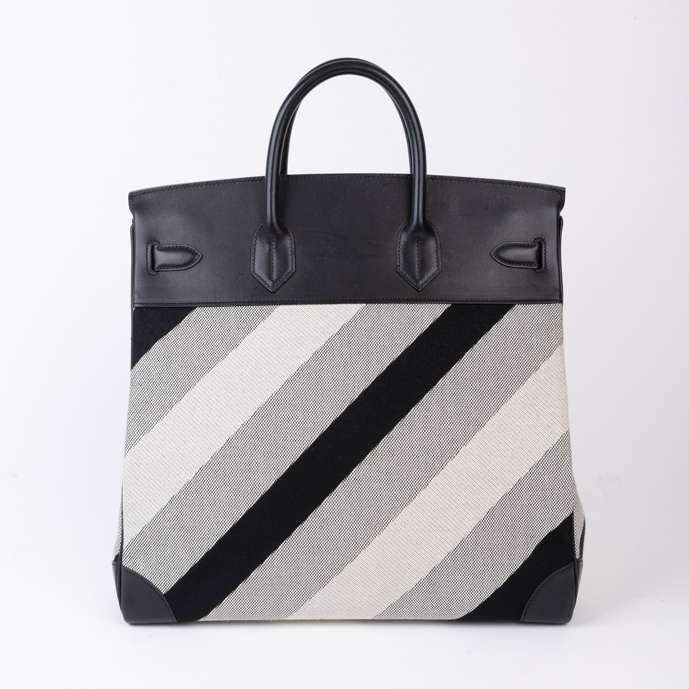 ランク A HERMÈS エルメス オータクロア40 ブラック (89) キャンバス