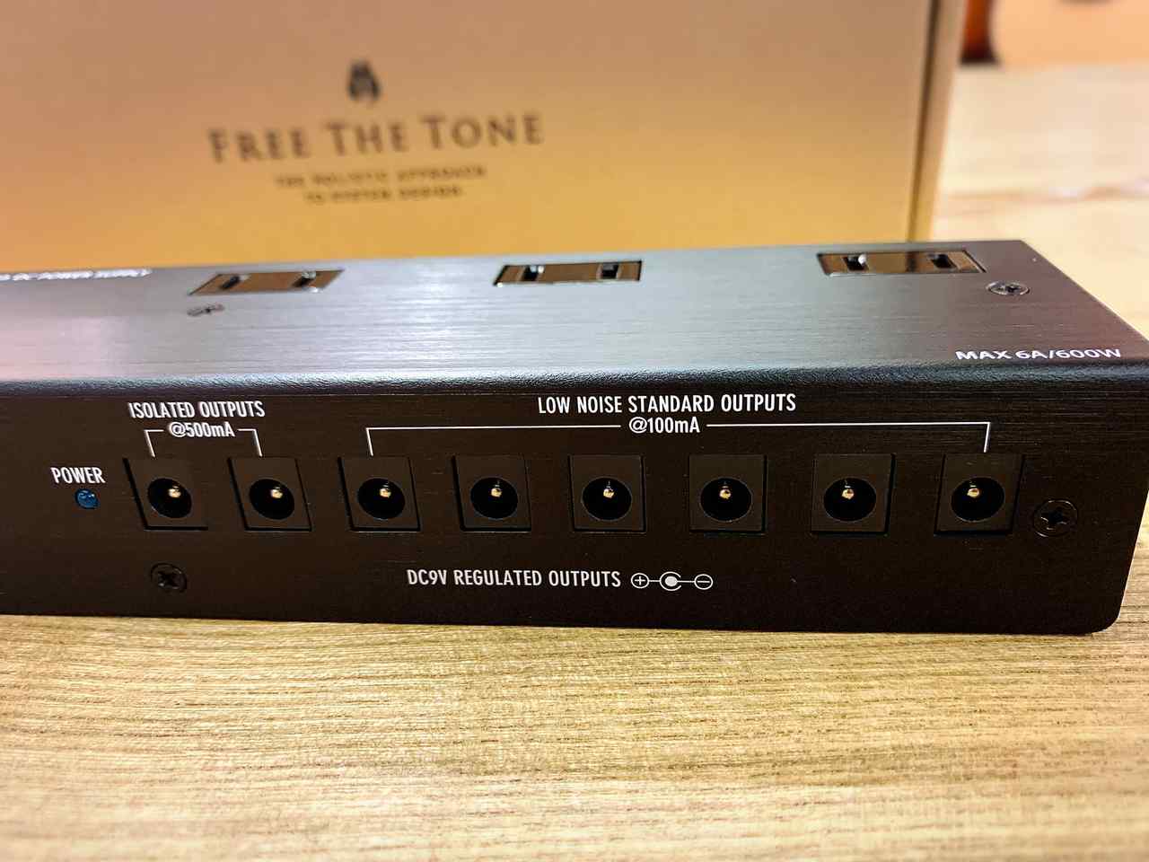 Free The Tone AC POWER DISTRIBUTOR with DC POWER SUPPLY PT-5D