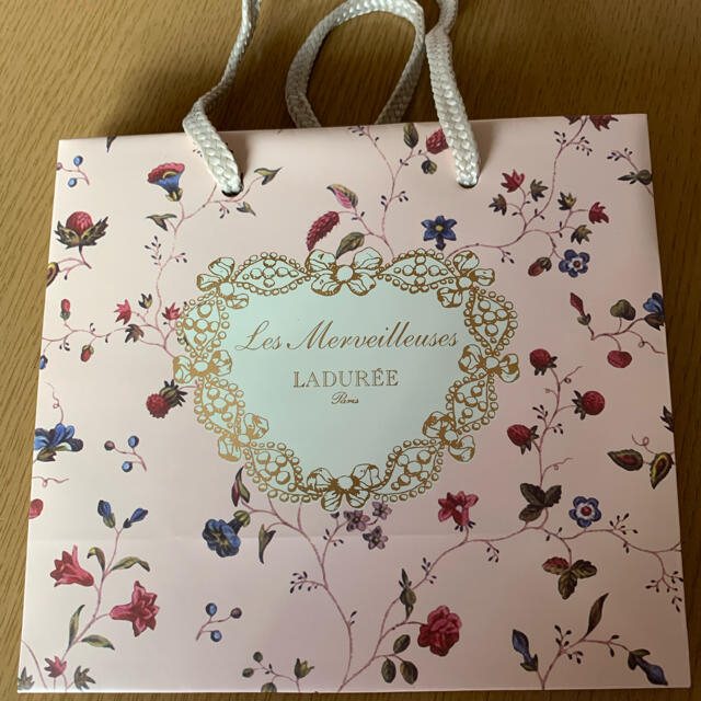 Les Merveilleuses LADUREE - ラデュレ ショッパー 紙袋 1枚の通販 by