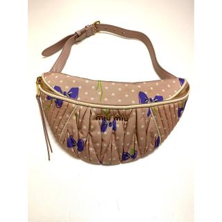 MIU MIU（ボディーバッグ）のフリマアイテム一覧