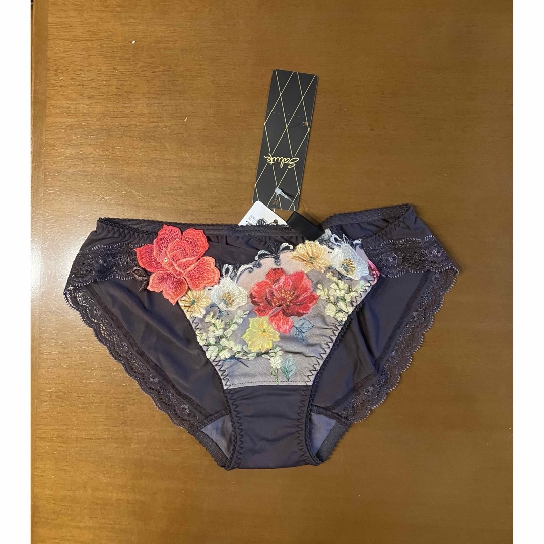 Wacoal - 新品未使用サルート 93グループ B70 VIブラ&ショーツ&ソング