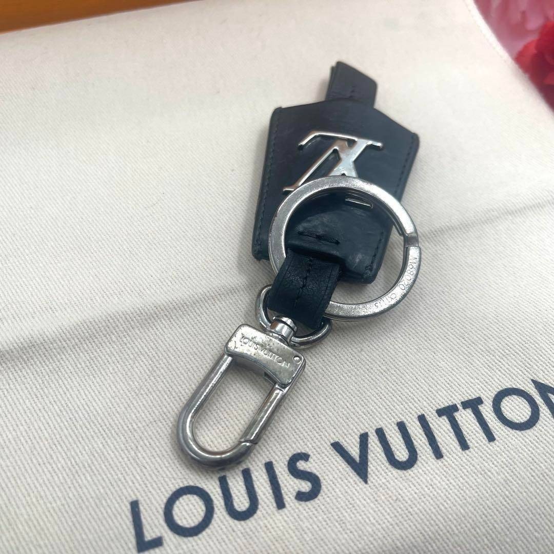 ルイヴィトン キーホルダー キーリング クロッシュ クレ チャーム 866