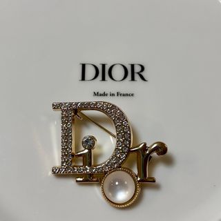 Dior（ハート ・ ブローチ/コサージュ）のフリマアイテム一覧