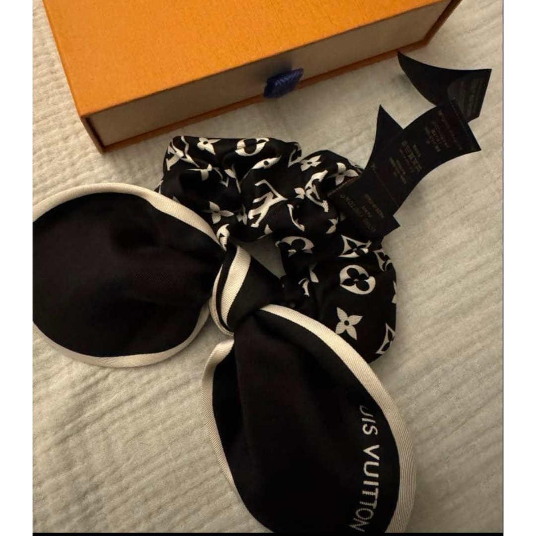 LOUIS VUITTON - ルイヴィトン シュシュ モノグラムシルエットの通販