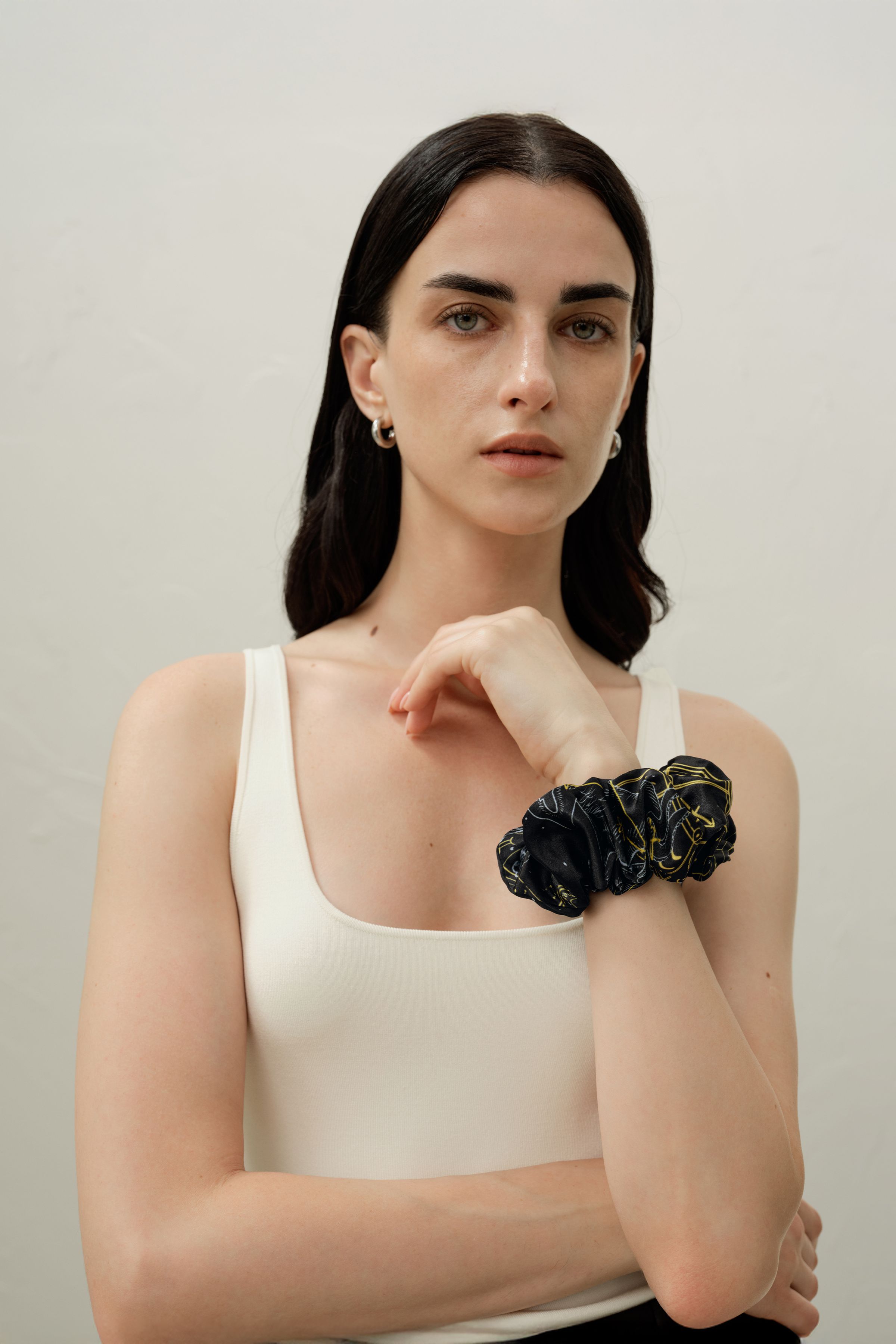 乙女座シルクシュシュ – 星座をモチーフにしたヘアアクセサリー