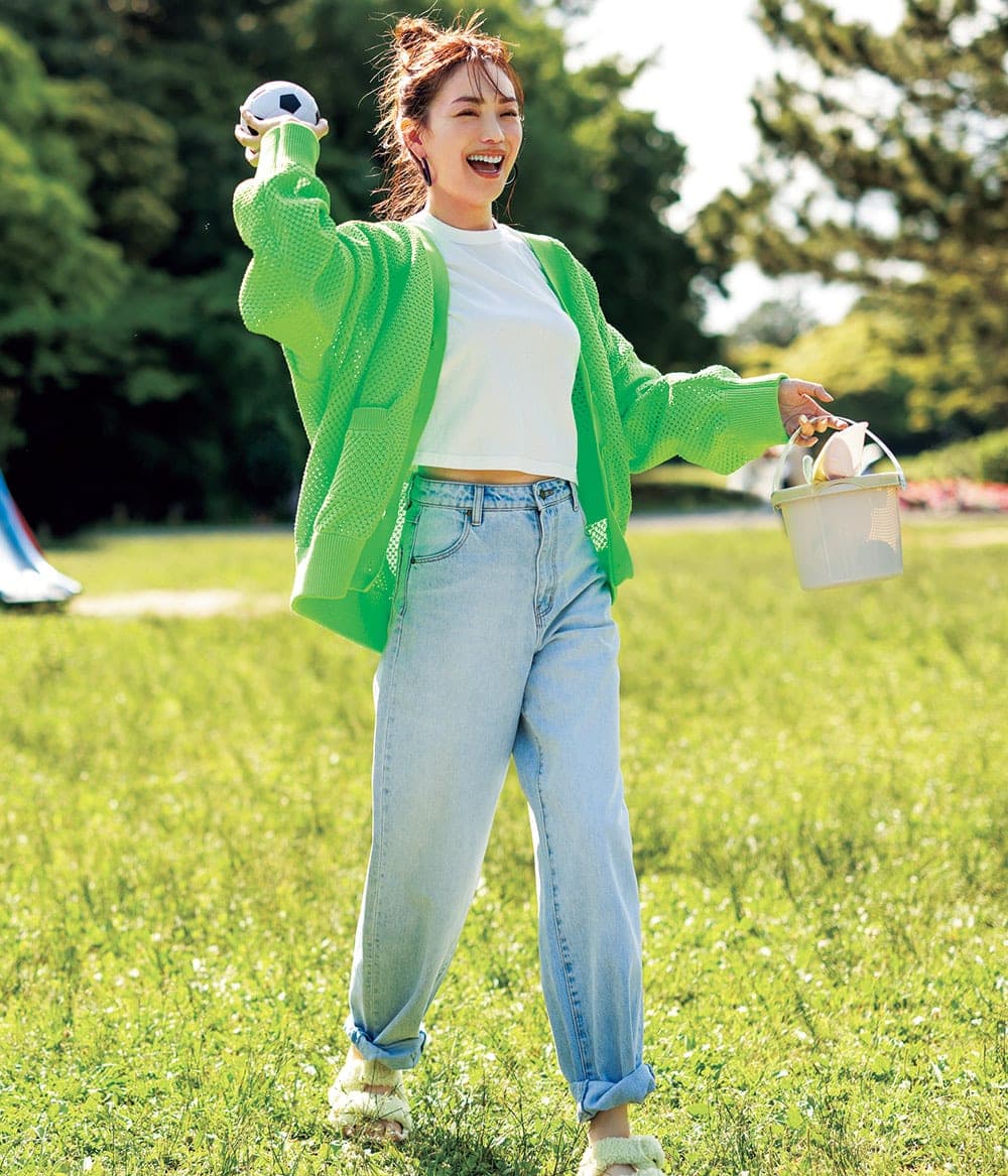 エビちゃん・蛯原友里さんが着こなす「デニム＆パンツ」コーデ17選