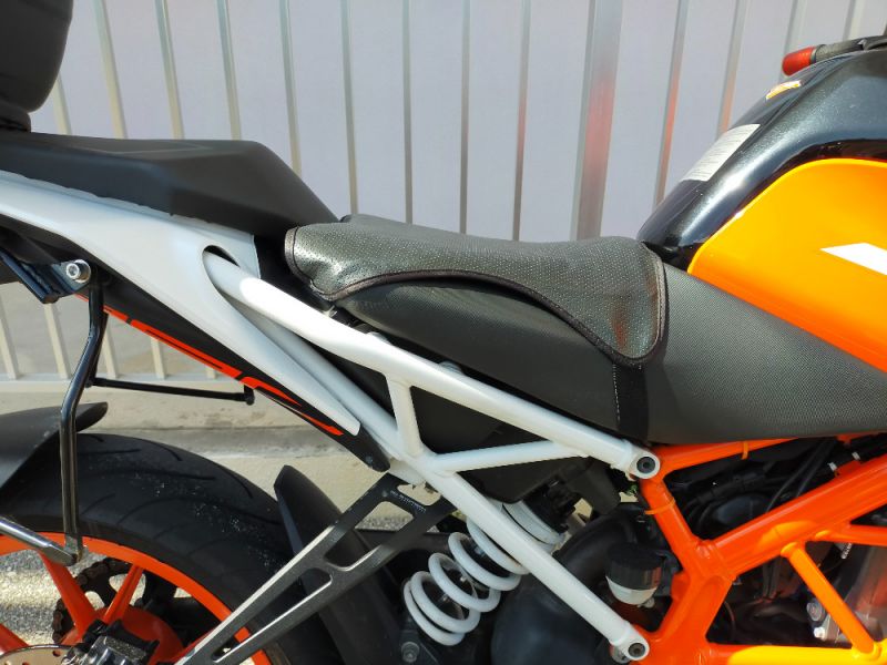 KTM 390 DUKE シート関連 口コミ・動画インプレッション (1) | バイク