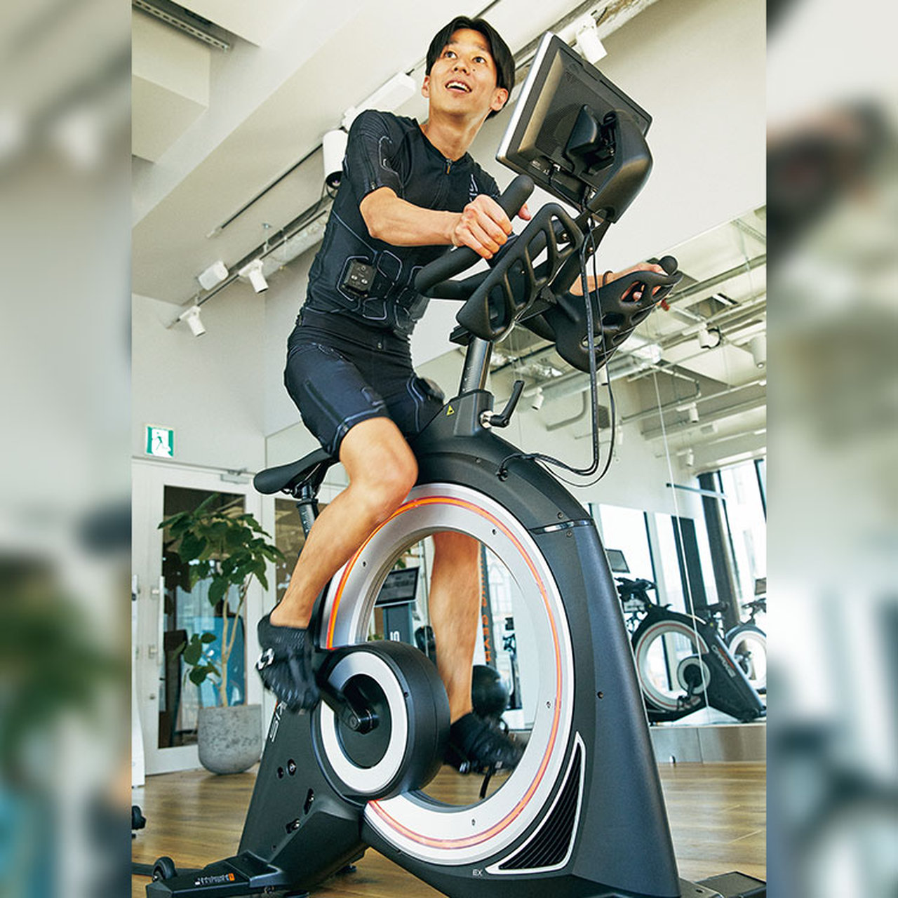 あのSIXPADのEMSスーツ×バイクマシンは61万円から！ 【大人はカネで