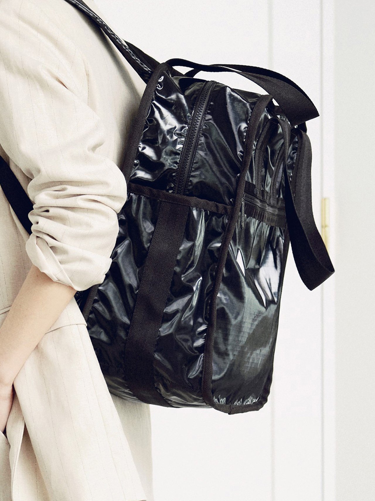 男のひとり旅にも使える。「ひとりっぷ®×レスポートサック」のコラボ第