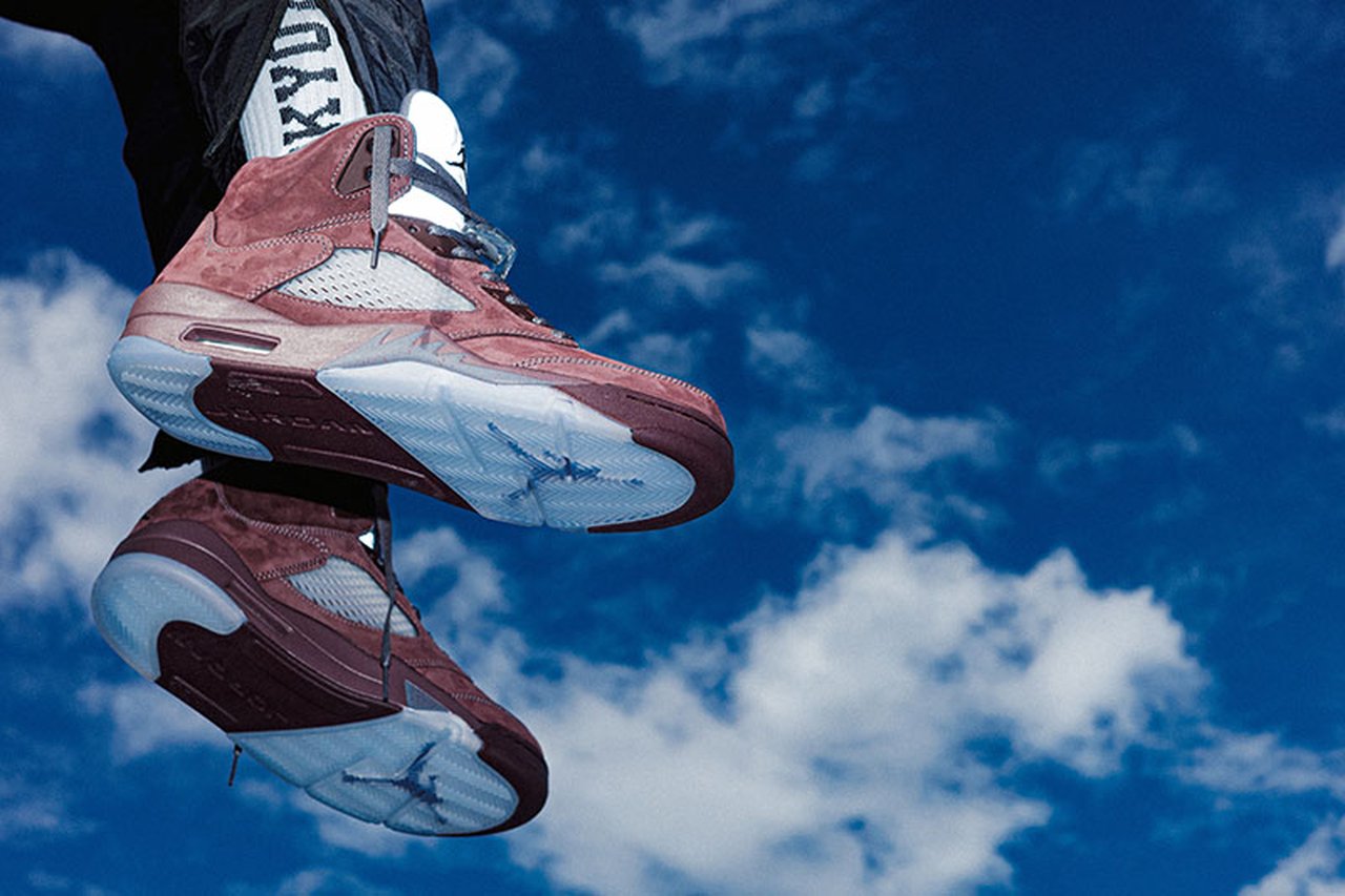 大人のナイキ】秋スニーカーの本命は、バーガンディの復刻「エア