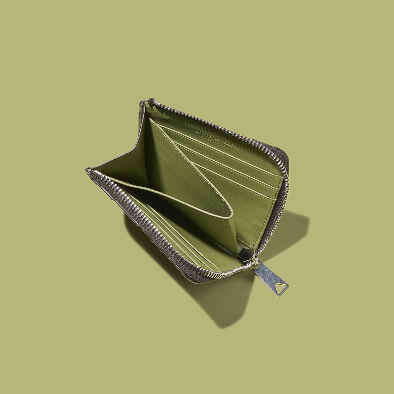 ボッテガ・ヴェネタ】イントレチャートの財布にバックパック