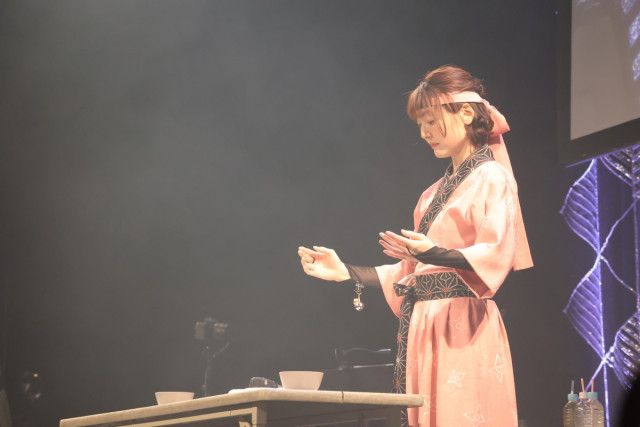 花澤香菜、忍びの頭領としてファンを魅了！ささやきの術と