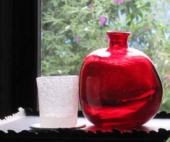 アトリエ宿根草．:横山秀樹・一人吹きガラス展⑧・・・魅惑の赤い硝子！