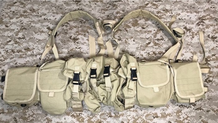 BLACK LINE - blog:オールド 実物 BHI ブラックホーク ISAAK ガナーフ