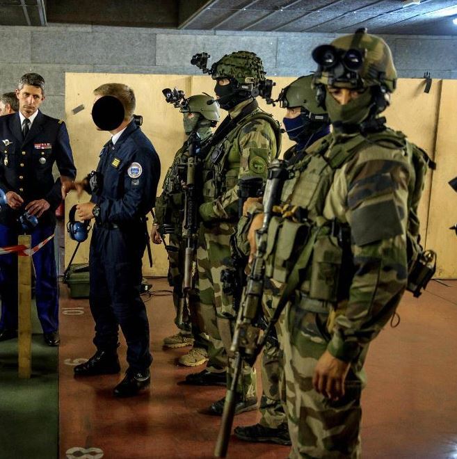 bttc.European Law Enforcement&military shop:実物GIGNアサルトスーツ
