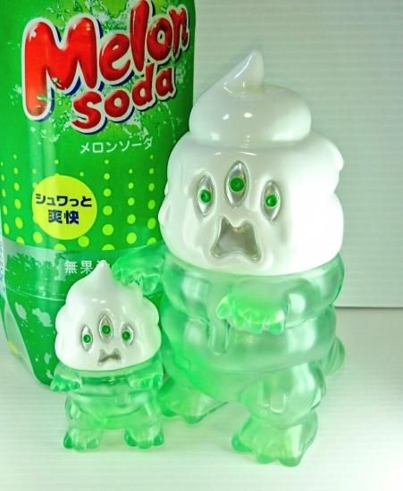 とぐろ怪獣シットン＆ミニシットン（クリームソーダカラー） - Sofvi