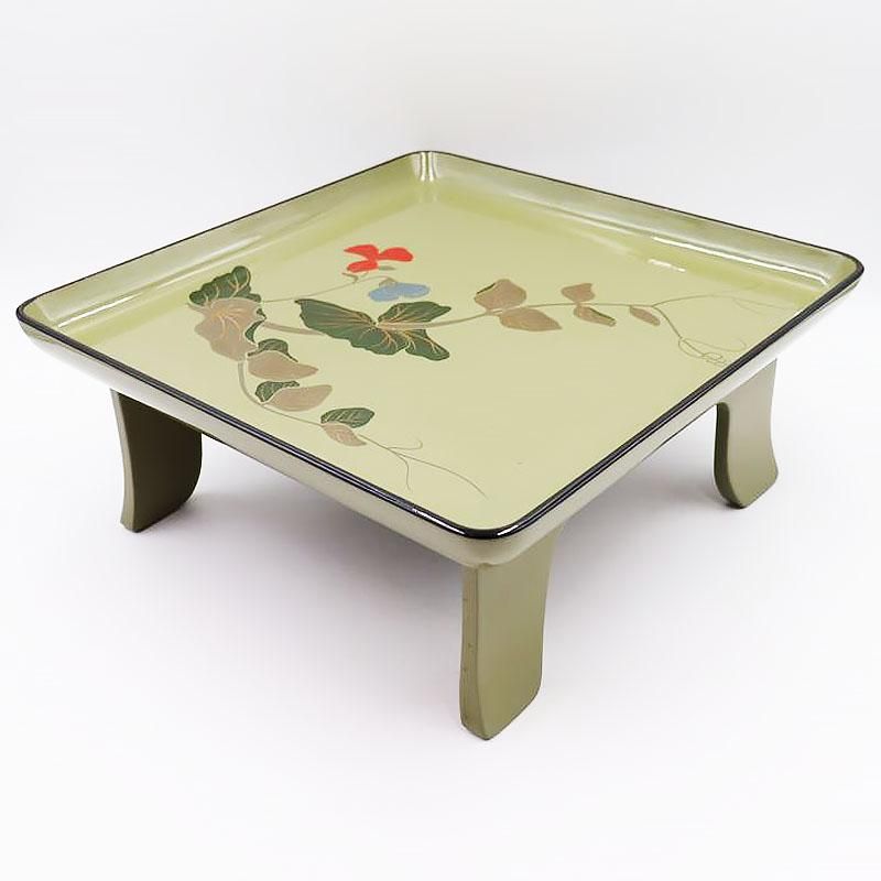 漆塗り台 色とりどりの葉のデザイン