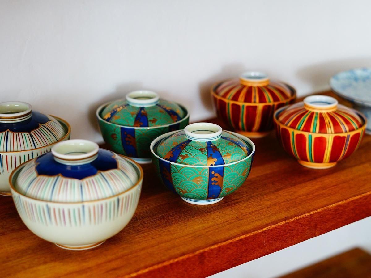 赤十草 蓋物 デッドストック 波佐見・有田焼| うつわと灯り threetone