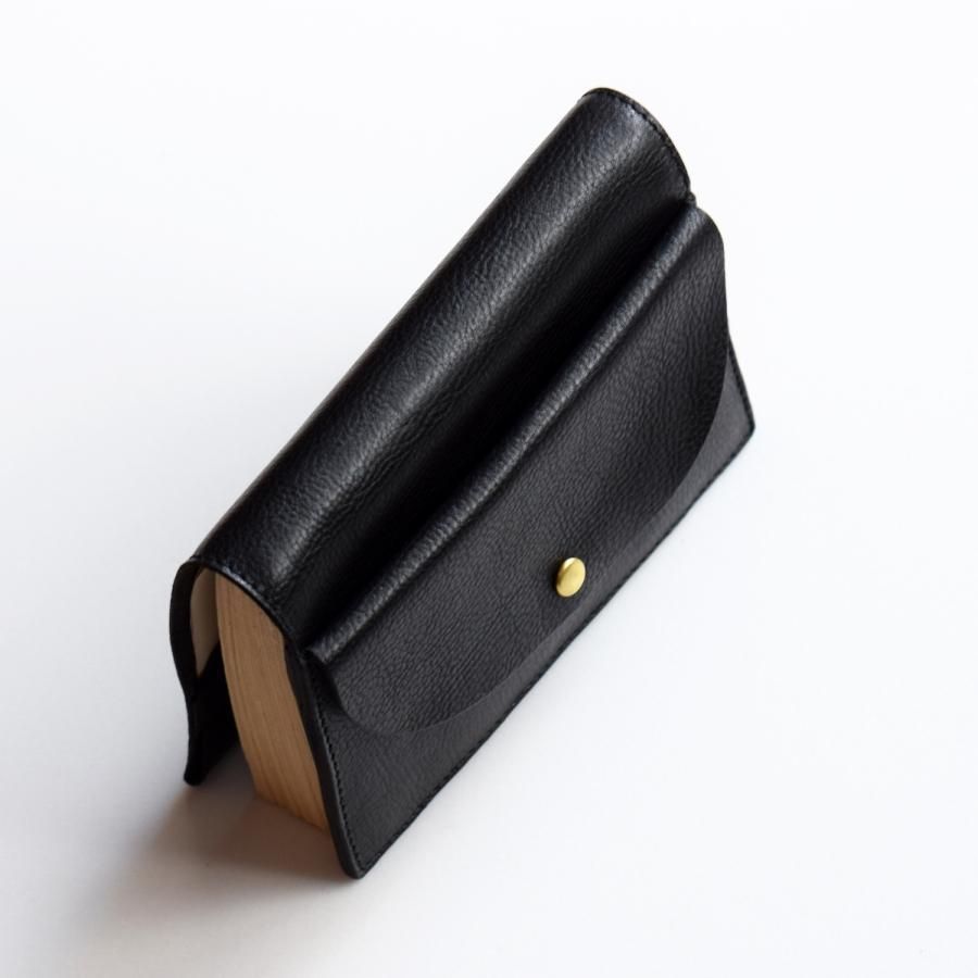 ROBERU:本が好きでたまらない人のためのお財布