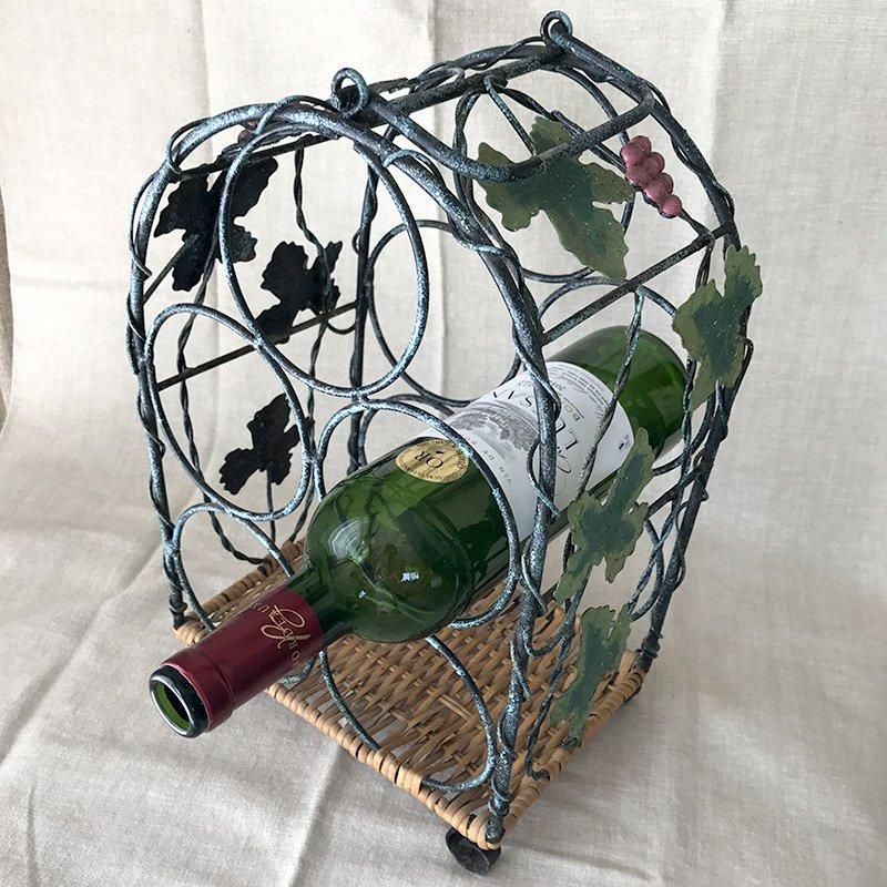 存在感あるアイアン製葡萄棚モチーフワインラック