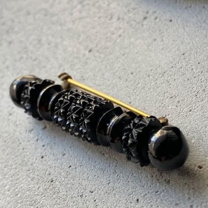 Victorian Mourning Jewelry Whitby Jet Brooch（ヴィクトリアン