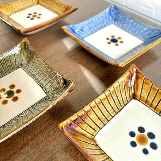 やちむん 陶眞窯 四角皿 花ぐ～線彫（12㎝）3種 - やちむん・琉球